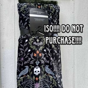 ISO DO NOT BUY (Cynthia Rowley Blanket)